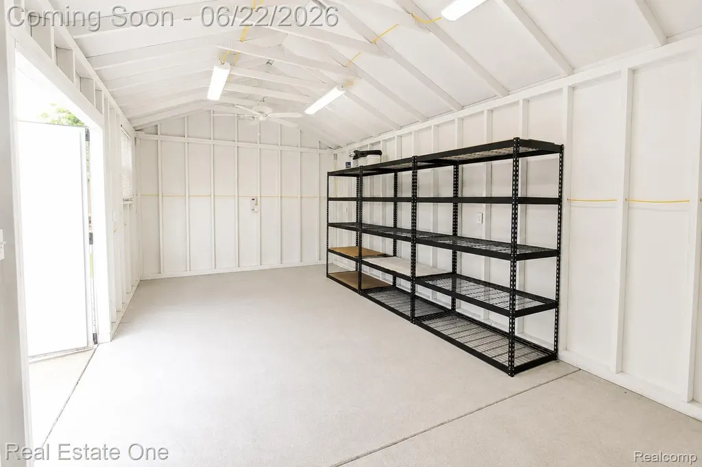 28383 W Greenmeadow Circle Farmington Hills City MI 48334