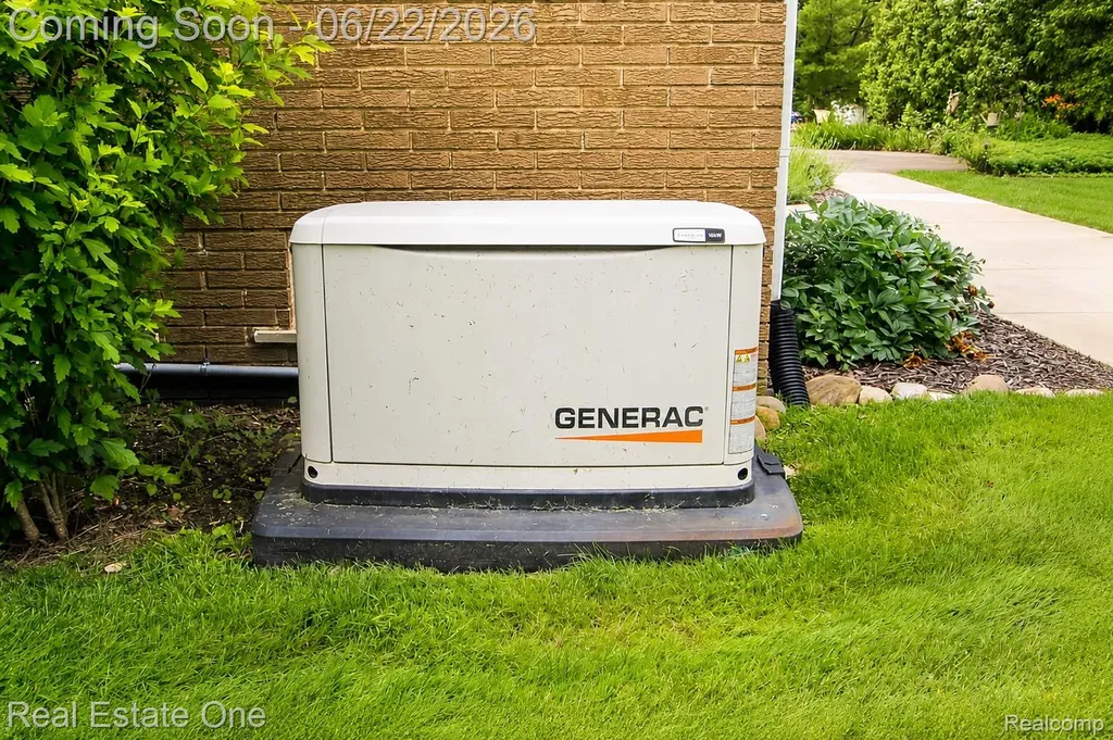 28383 W Greenmeadow Circle Farmington Hills City MI 48334