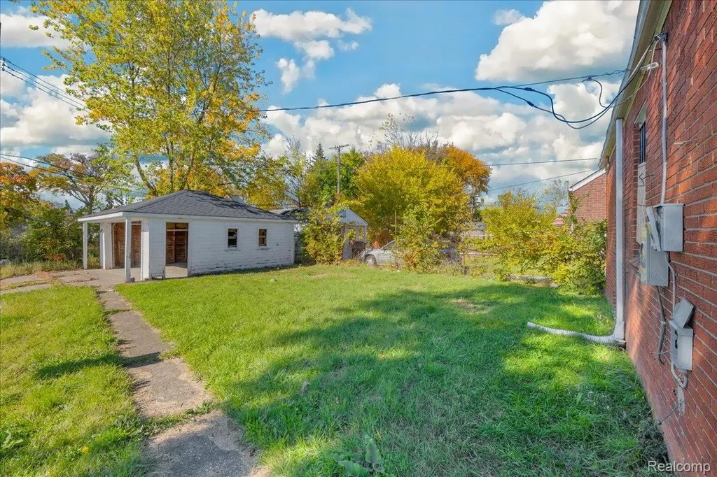 19129 Fairport Street Detroit City MI 48205