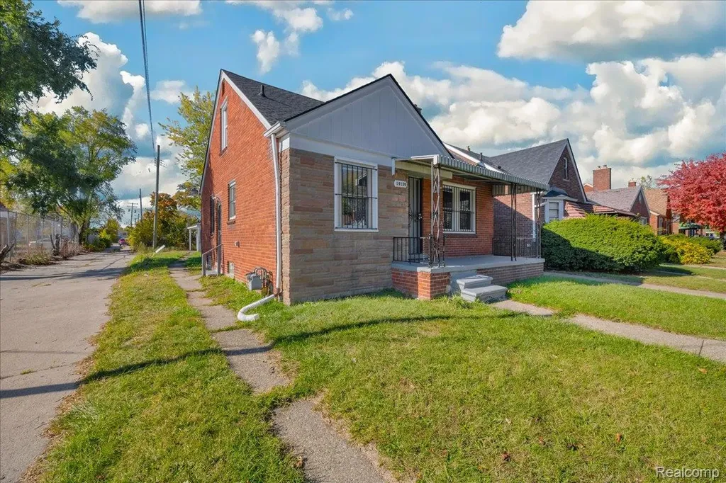 19129 Fairport Street Detroit City MI 48205