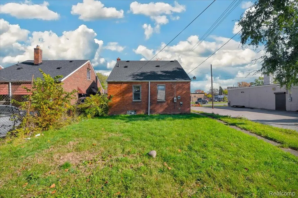 19129 Fairport Street Detroit City MI 48205