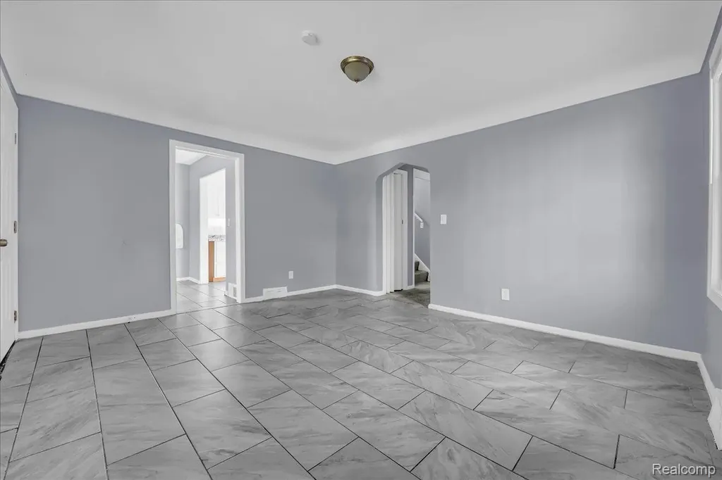19129 Fairport Street Detroit City MI 48205