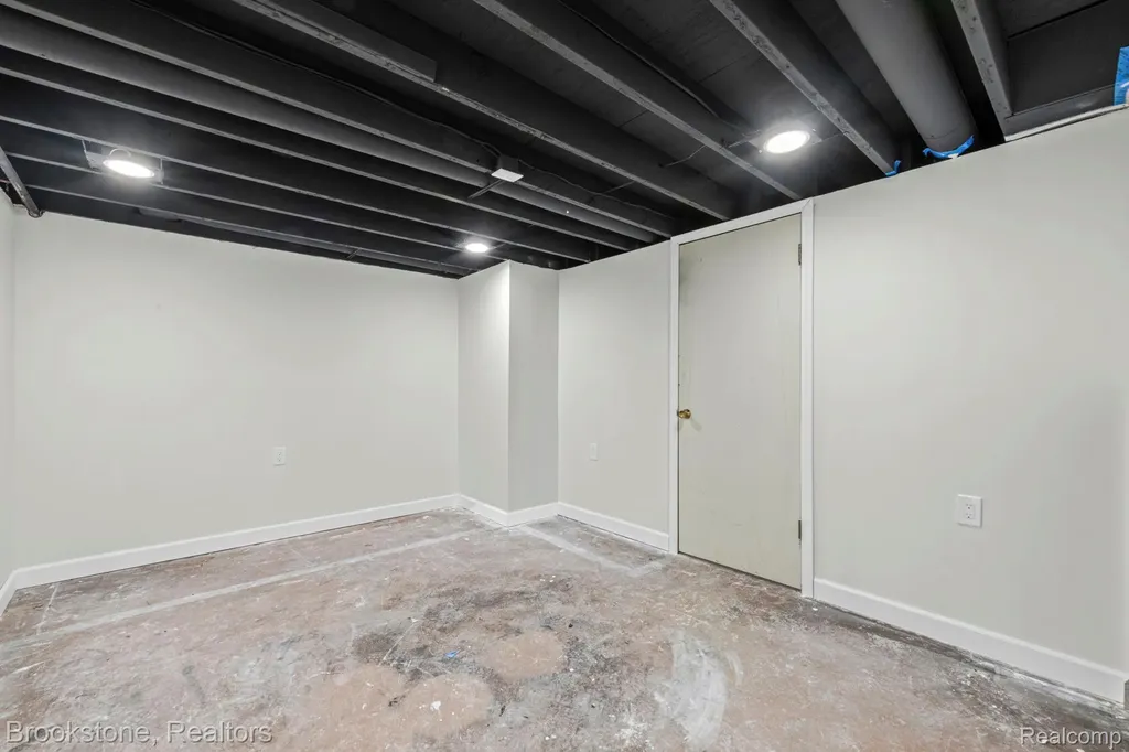 5652 Tequesta Drive West Bloomfield Charter Township MI 48323