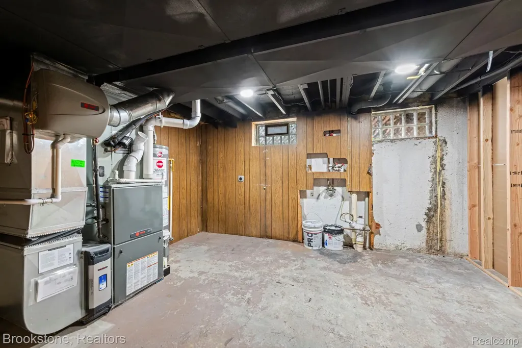 5652 Tequesta Drive West Bloomfield Charter Township MI 48323