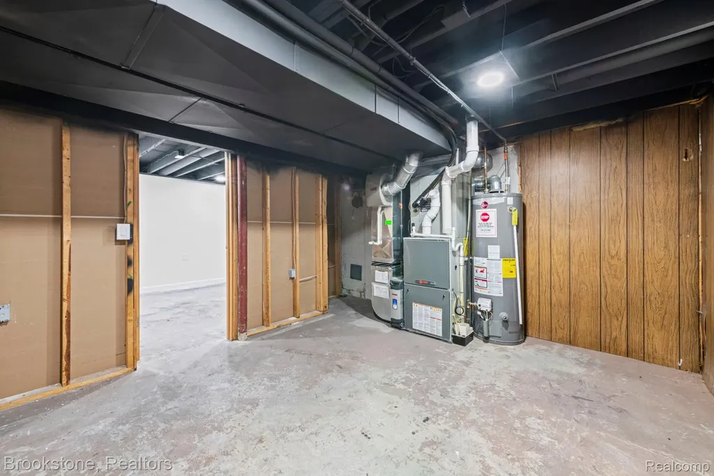 5652 Tequesta Drive West Bloomfield Charter Township MI 48323