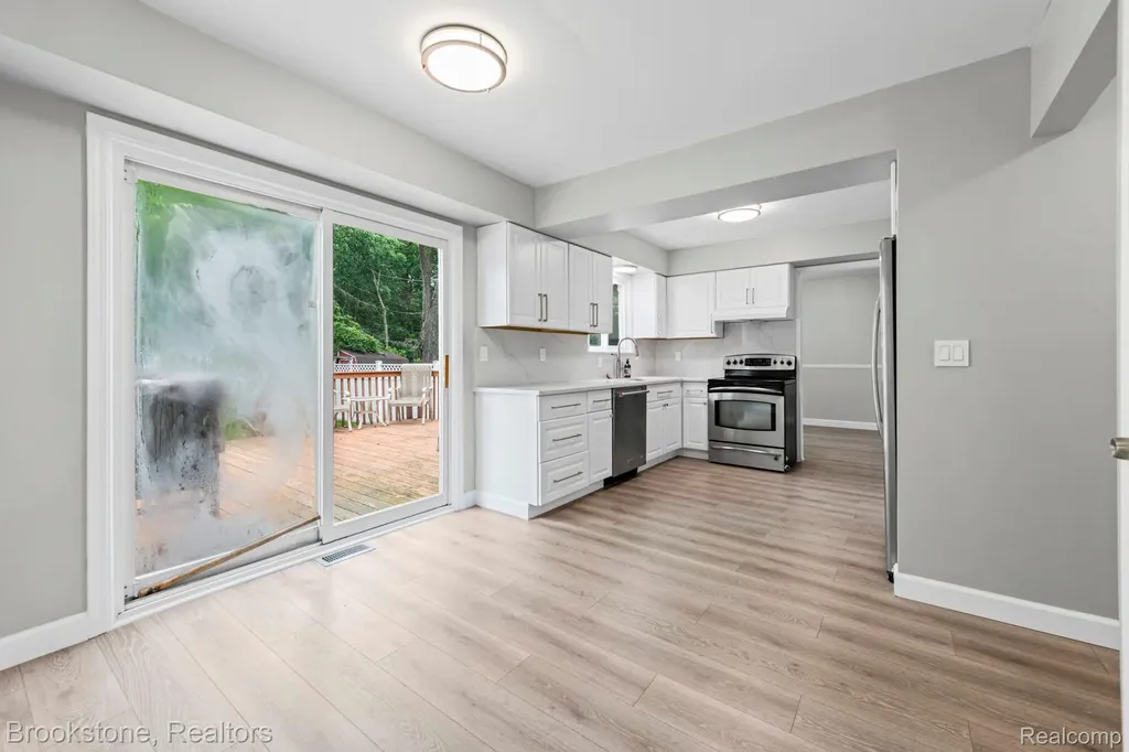 5652 Tequesta Drive West Bloomfield Charter Township MI 48323