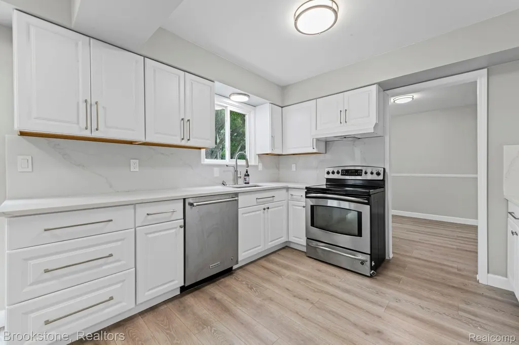 5652 Tequesta Drive West Bloomfield Charter Township MI 48323
