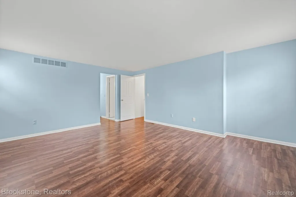 5652 Tequesta Drive West Bloomfield Charter Township MI 48323