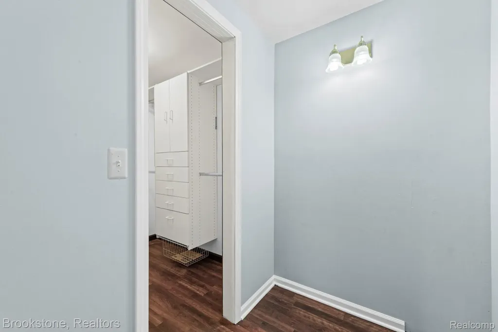 5652 Tequesta Drive West Bloomfield Charter Township MI 48323