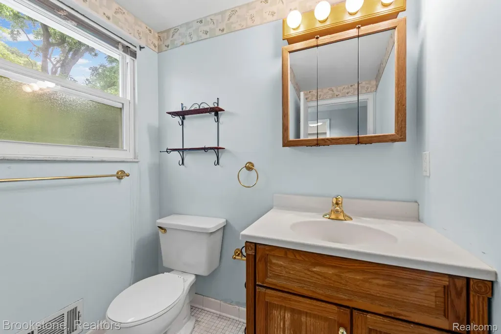 5652 Tequesta Drive West Bloomfield Charter Township MI 48323