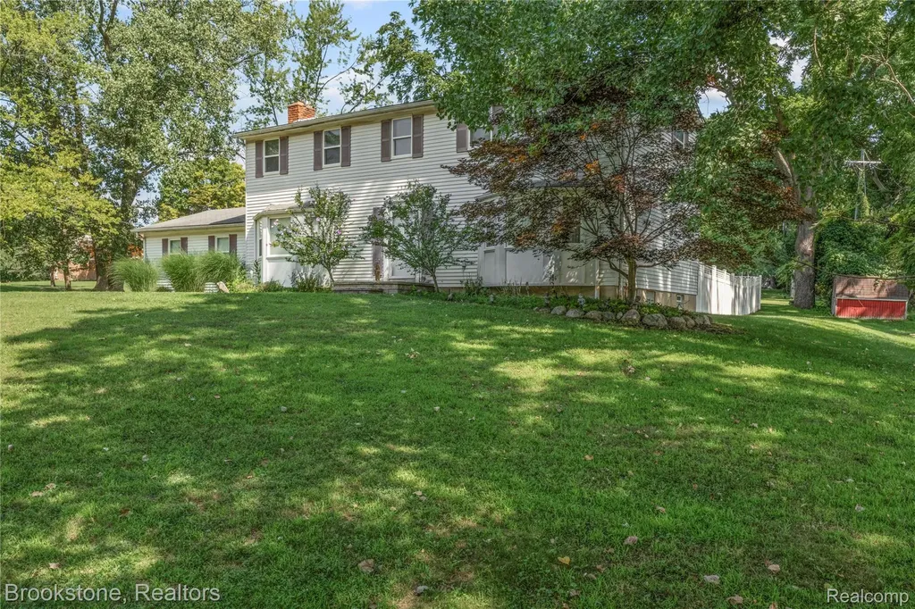 5652 Tequesta Drive West Bloomfield Charter Township MI 48323