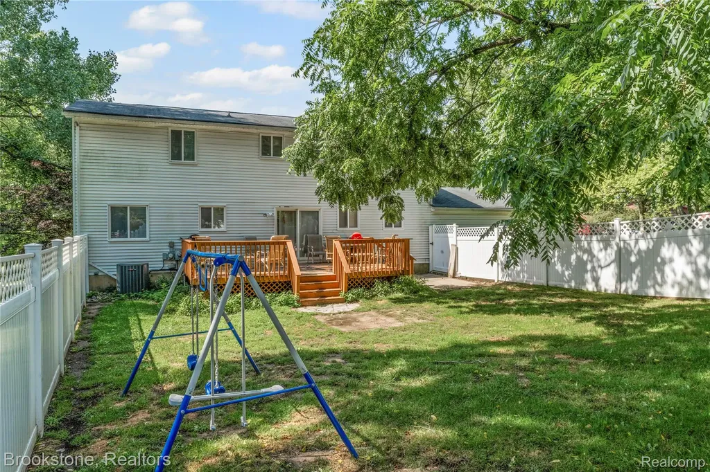 5652 Tequesta Drive West Bloomfield Charter Township MI 48323
