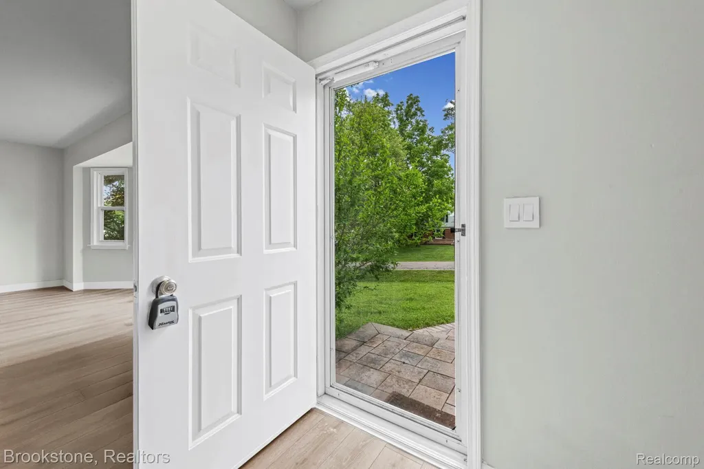 5652 Tequesta Drive West Bloomfield Charter Township MI 48323