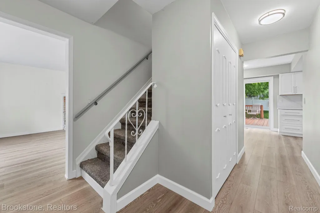 5652 Tequesta Drive West Bloomfield Charter Township MI 48323