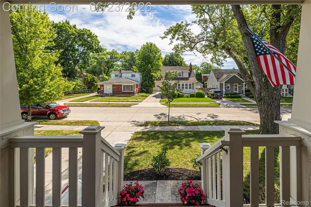 818 Mohawk Avenue Royal Oak City MI 48067