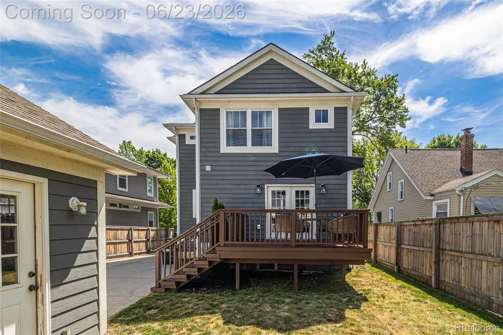 818 Mohawk Avenue Royal Oak City MI 48067