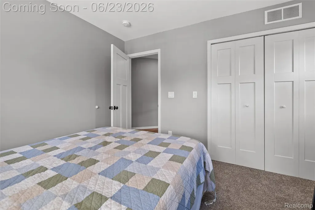818 Mohawk Avenue Royal Oak City MI 48067