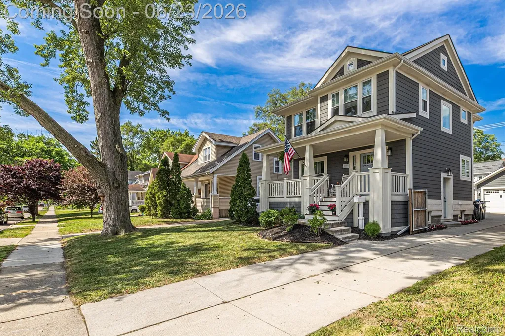 818 Mohawk Avenue Royal Oak City MI 48067