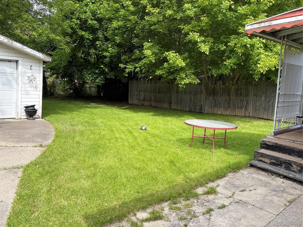 10071 Vaughan Street Detroit City MI 48228