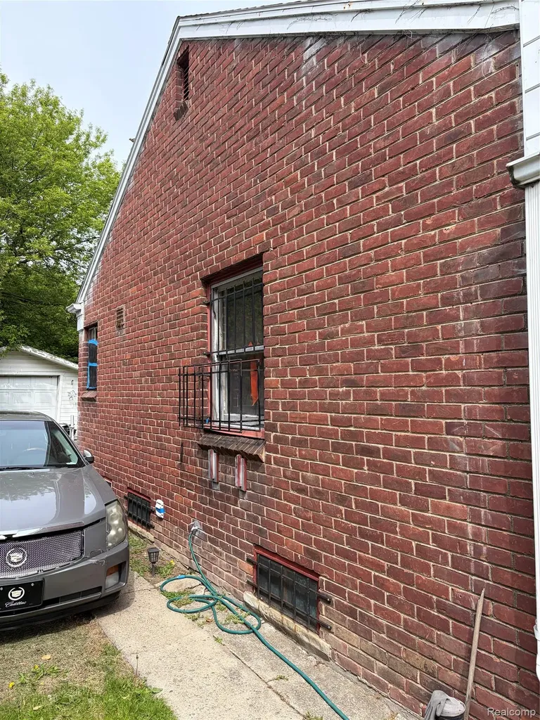 10071 Vaughan Street Detroit City MI 48228