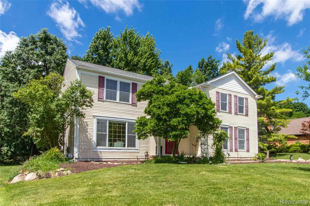 1880 Poppleton Drive West Bloomfield Charter Township MI 48324