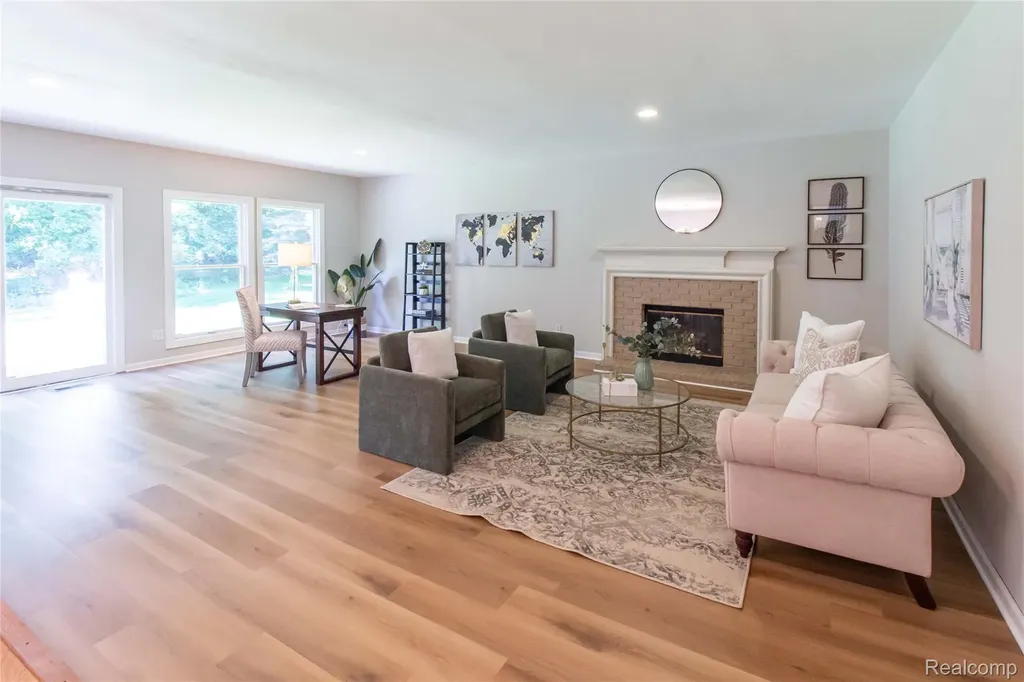 1880 Poppleton Drive West Bloomfield Charter Township MI 48324