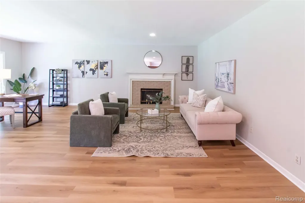 1880 Poppleton Drive West Bloomfield Charter Township MI 48324