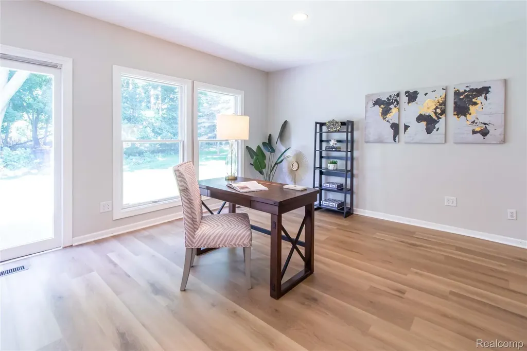 1880 Poppleton Drive West Bloomfield Charter Township MI 48324