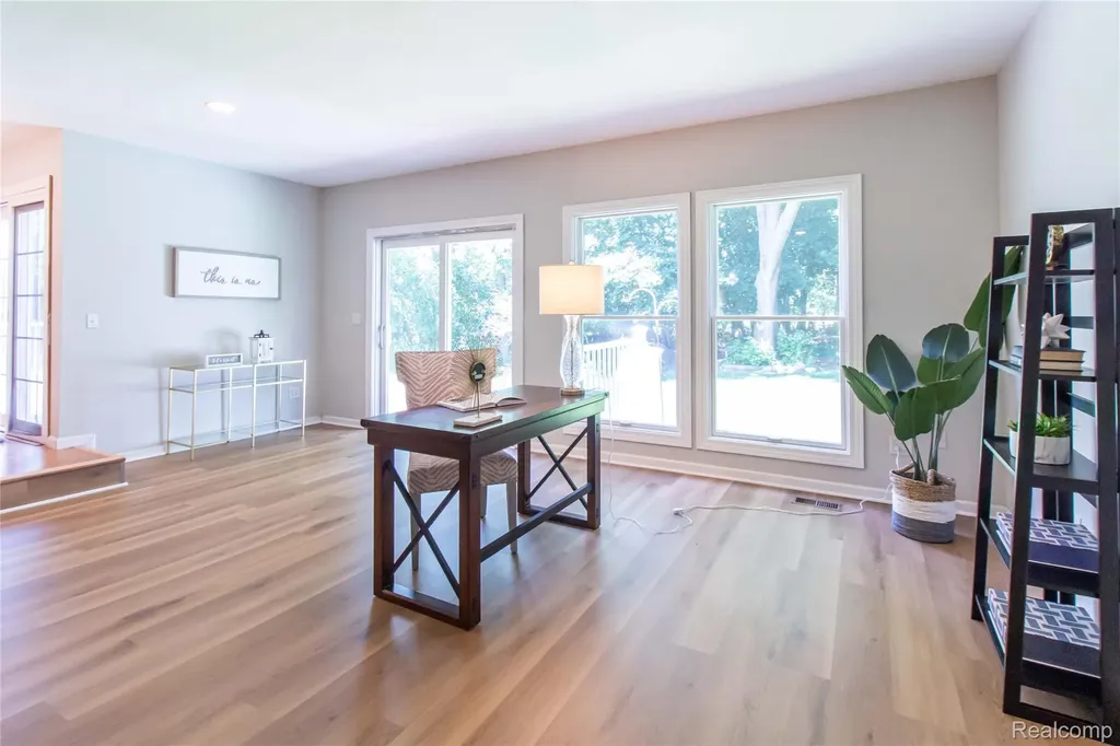 1880 Poppleton Drive West Bloomfield Charter Township MI 48324