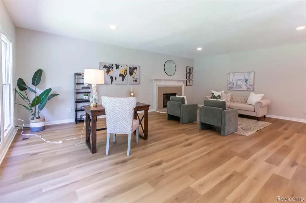 1880 Poppleton Drive West Bloomfield Charter Township MI 48324