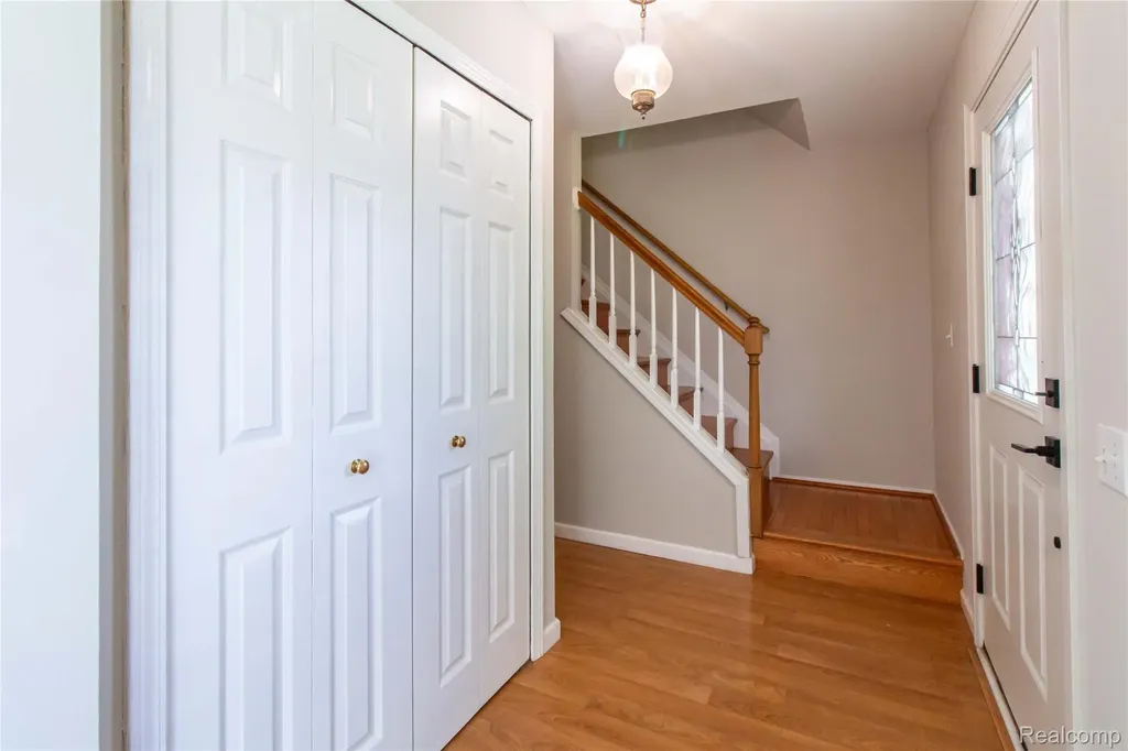 1880 Poppleton Drive West Bloomfield Charter Township MI 48324