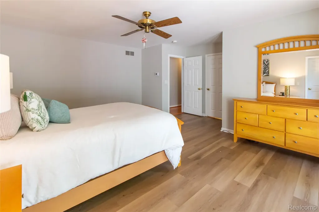 1880 Poppleton Drive West Bloomfield Charter Township MI 48324
