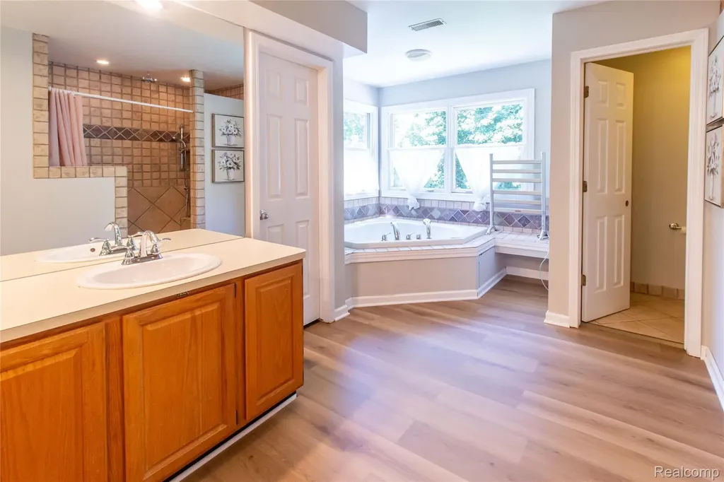 1880 Poppleton Drive West Bloomfield Charter Township MI 48324