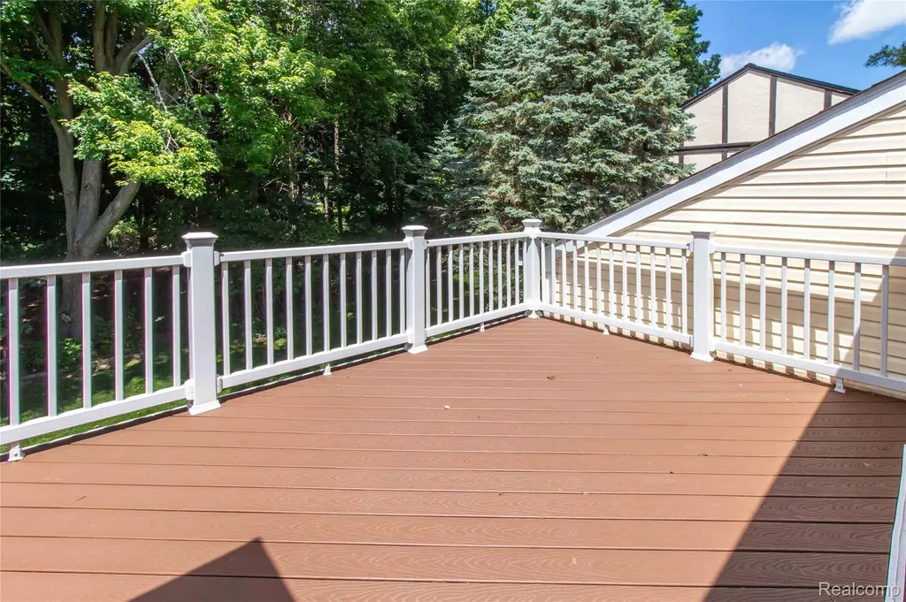 1880 Poppleton Drive West Bloomfield Charter Township MI 48324