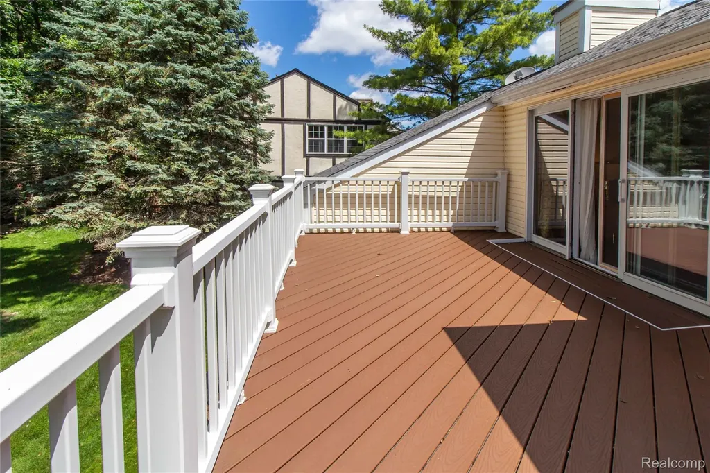 1880 Poppleton Drive West Bloomfield Charter Township MI 48324