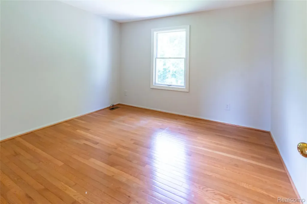 1880 Poppleton Drive West Bloomfield Charter Township MI 48324