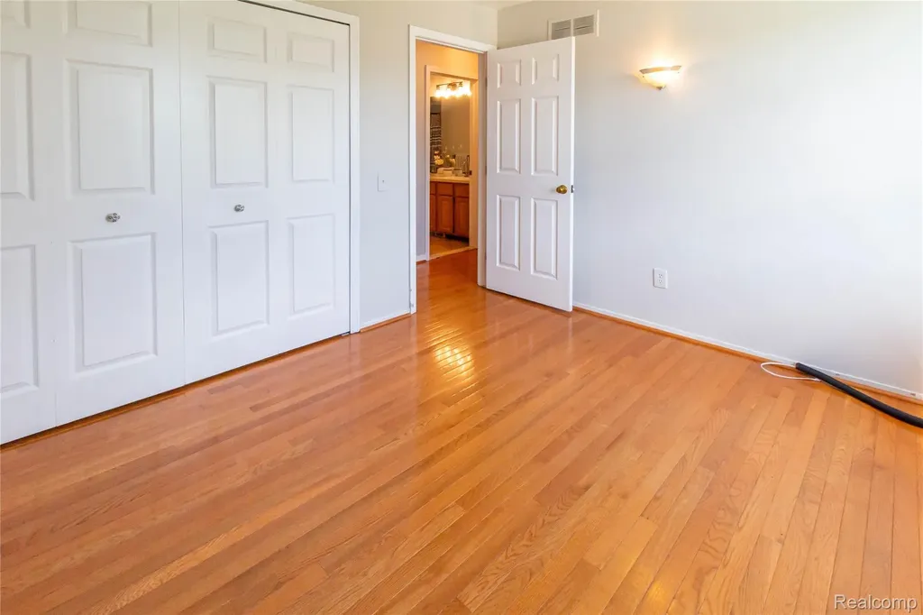 1880 Poppleton Drive West Bloomfield Charter Township MI 48324