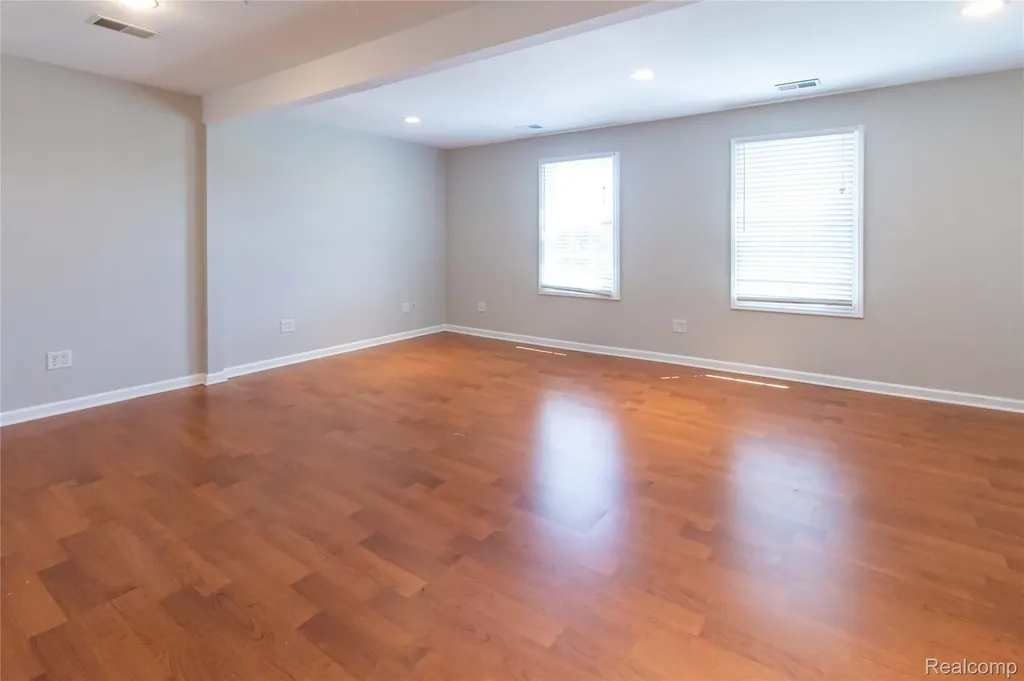 1880 Poppleton Drive West Bloomfield Charter Township MI 48324