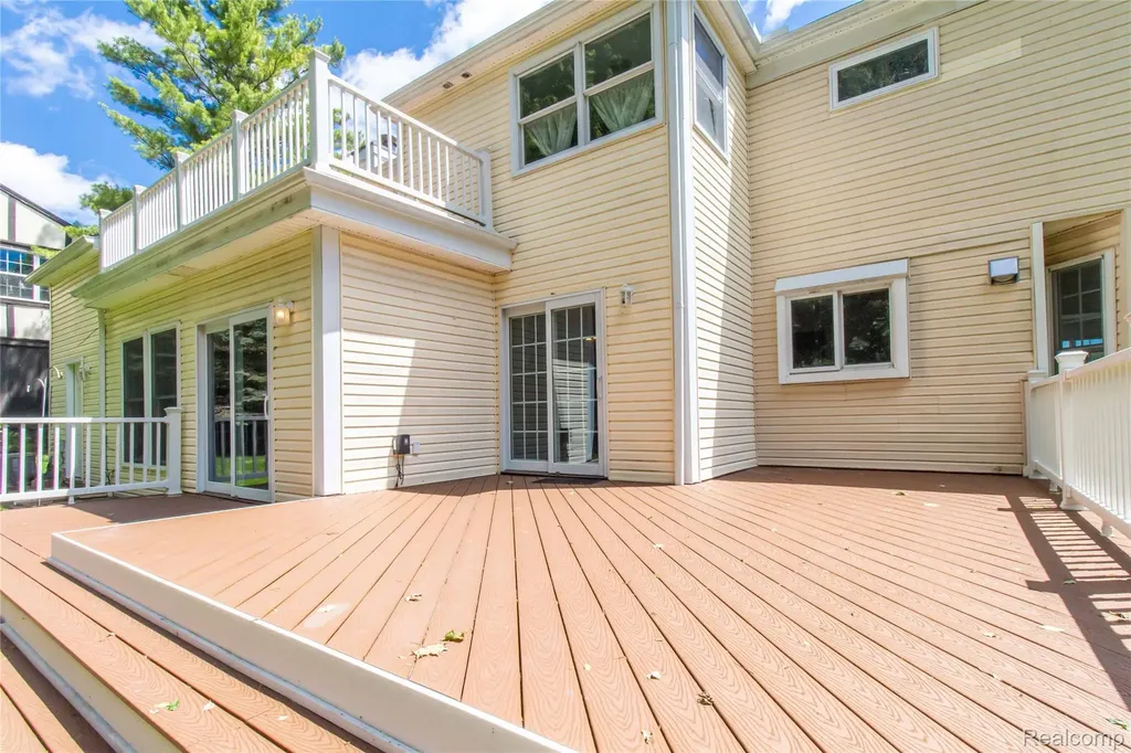 1880 Poppleton Drive West Bloomfield Charter Township MI 48324