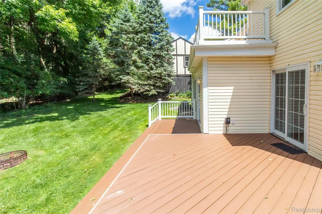 1880 Poppleton Drive West Bloomfield Charter Township MI 48324