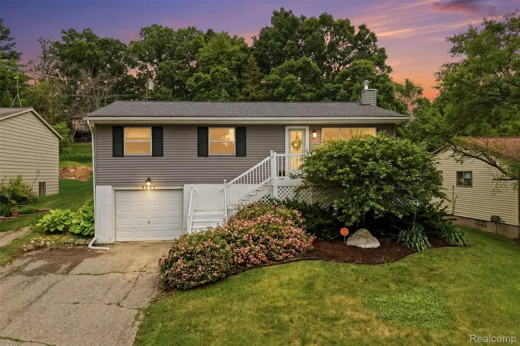5233 Van Winkle Street Brighton Township MI 48116