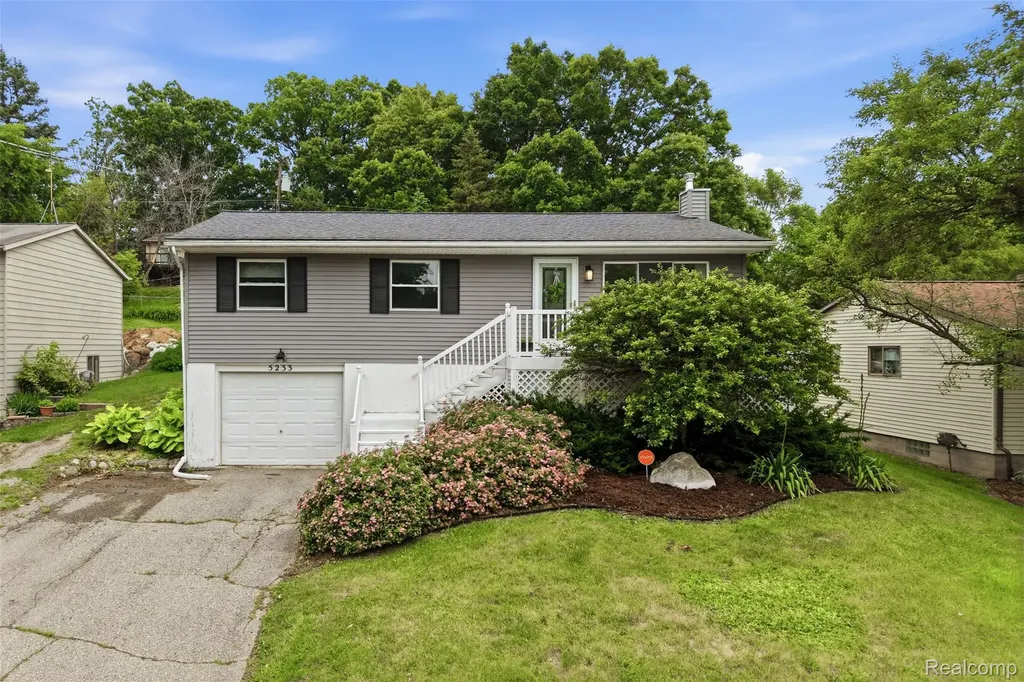 Brighton Township MI, 5233 Van Winkle Street