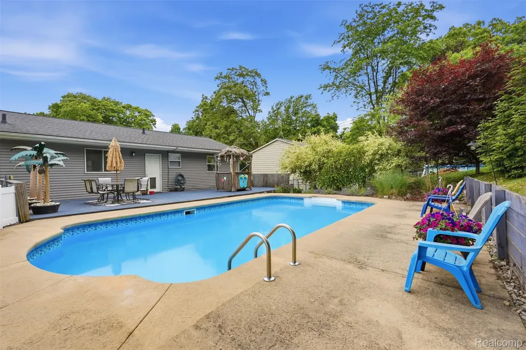 5233 Van Winkle Street Brighton Township MI 48116