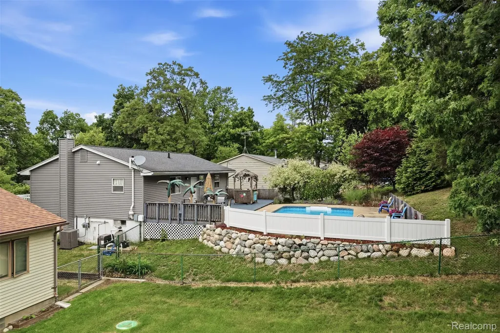 5233 Van Winkle Street Brighton Township MI 48116