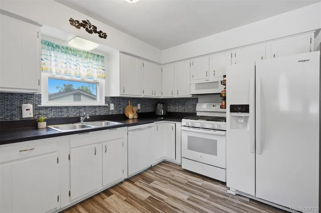 5233 Van Winkle Street Brighton Township MI 48116