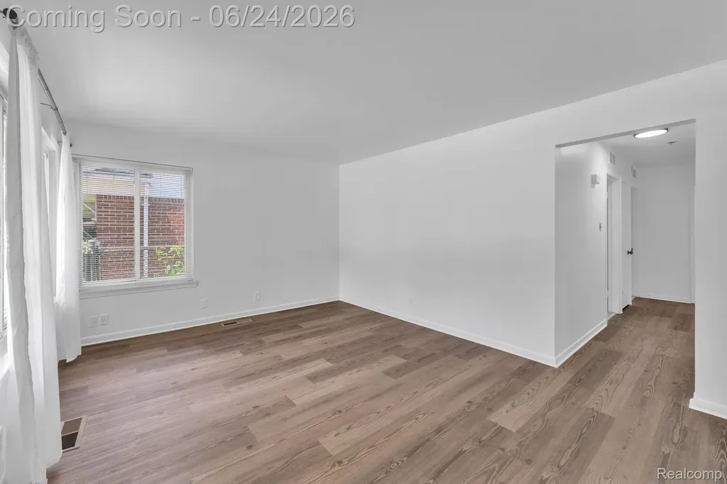 25636 Norfolk Street Dearborn Heights City MI 48125