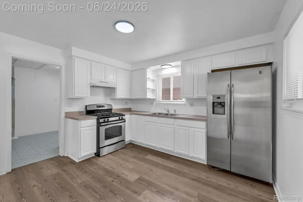 25636 Norfolk Street Dearborn Heights City MI 48125