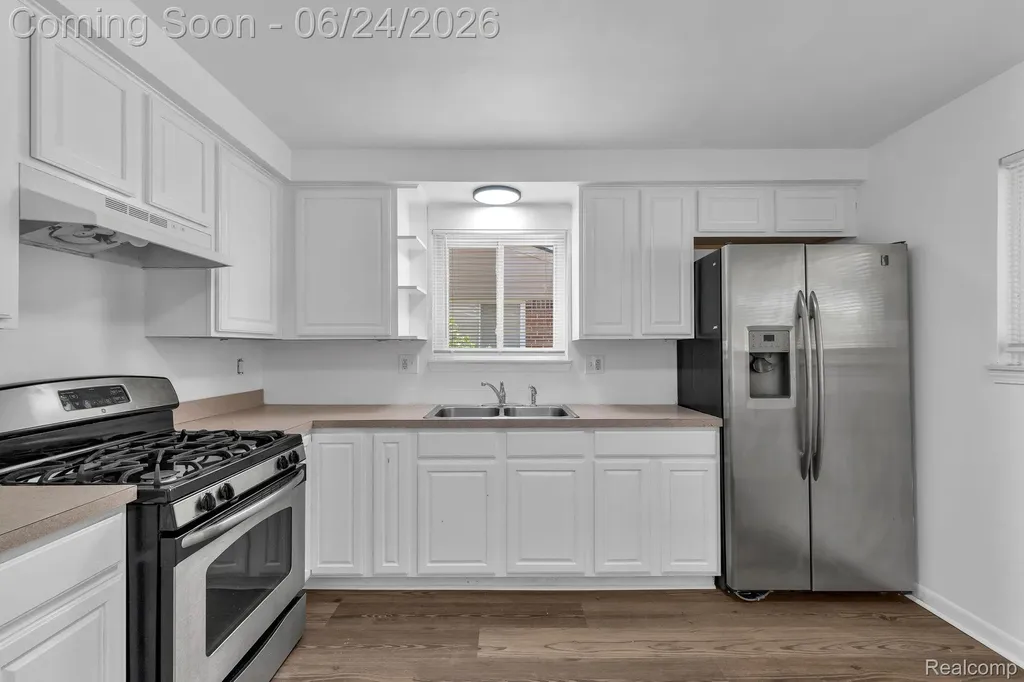 25636 Norfolk Street Dearborn Heights City MI 48125