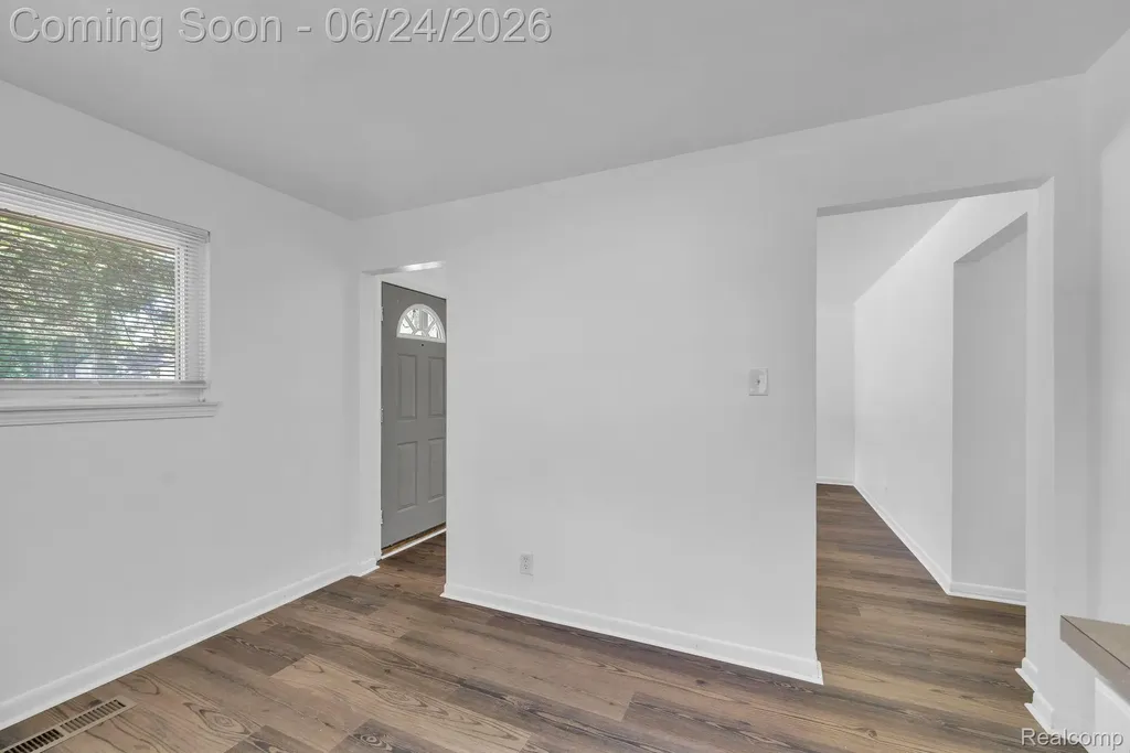 25636 Norfolk Street Dearborn Heights City MI 48125