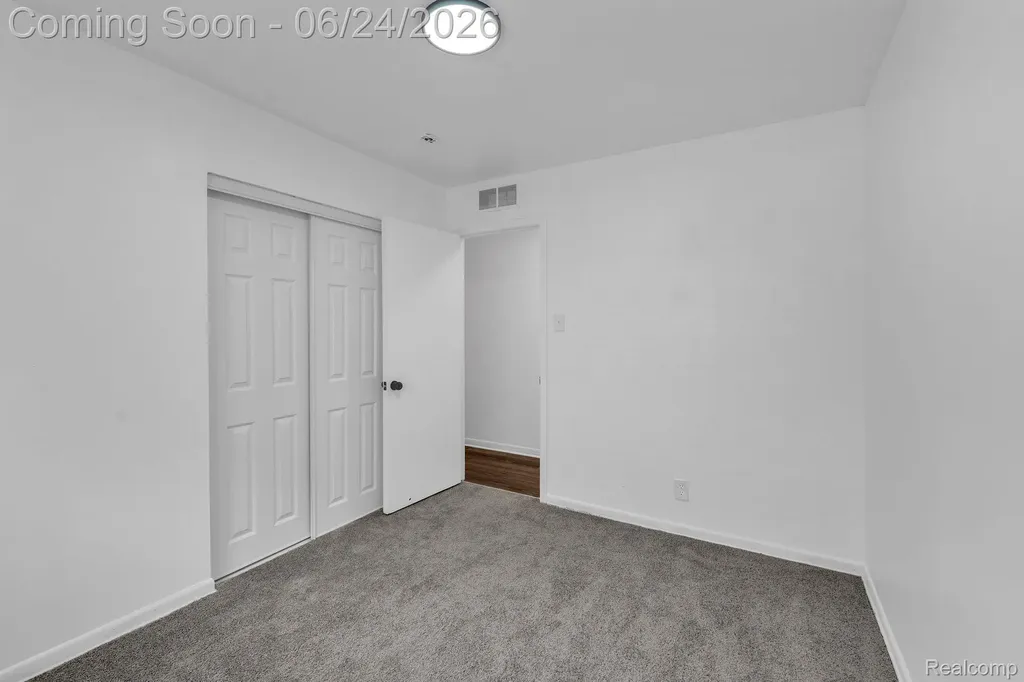 25636 Norfolk Street Dearborn Heights City MI 48125